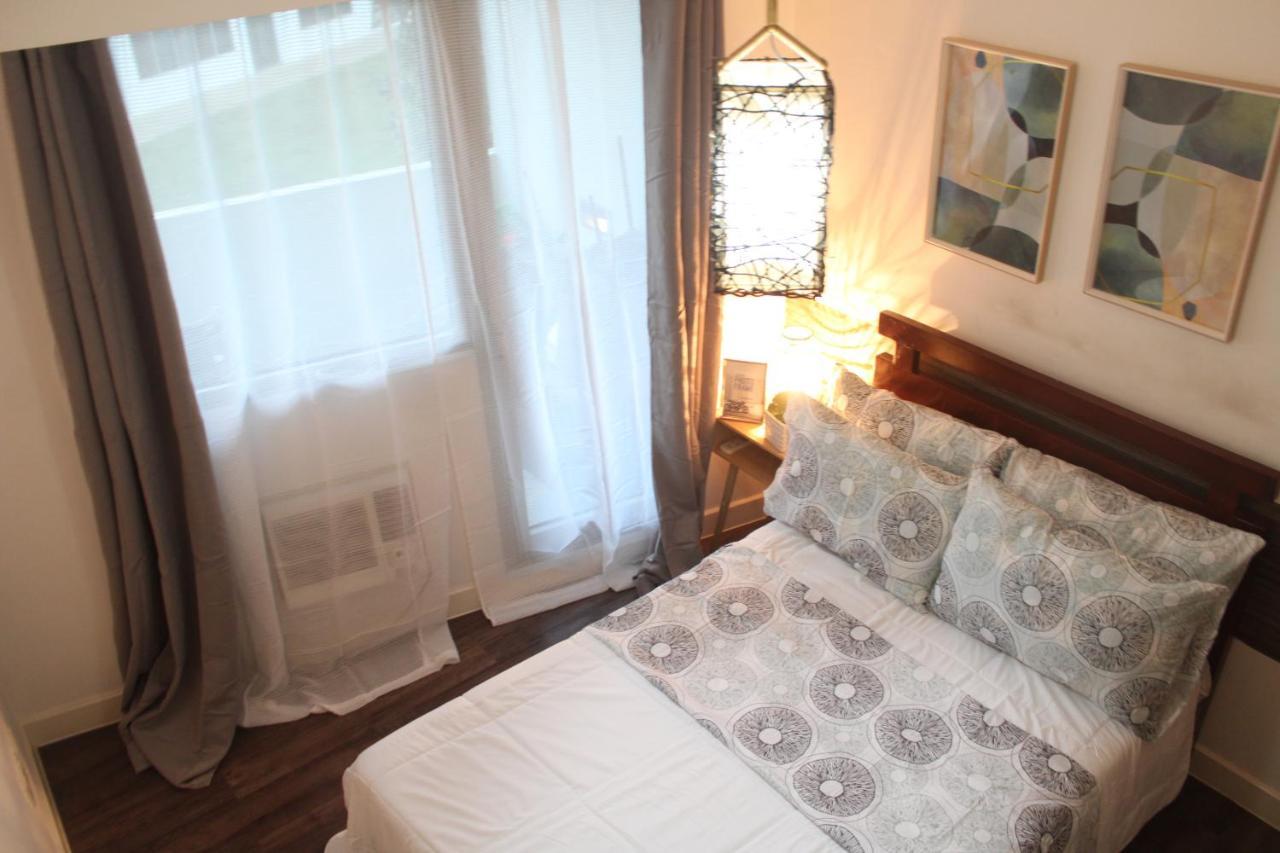 A2j Huge Modern Luxury 2br Balcony Near Ever Gotesco Apartment